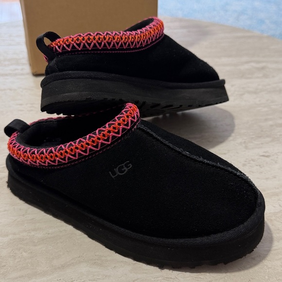 UGG Tazz Little Girl Black Slippers *2 - Picture 6 of 8